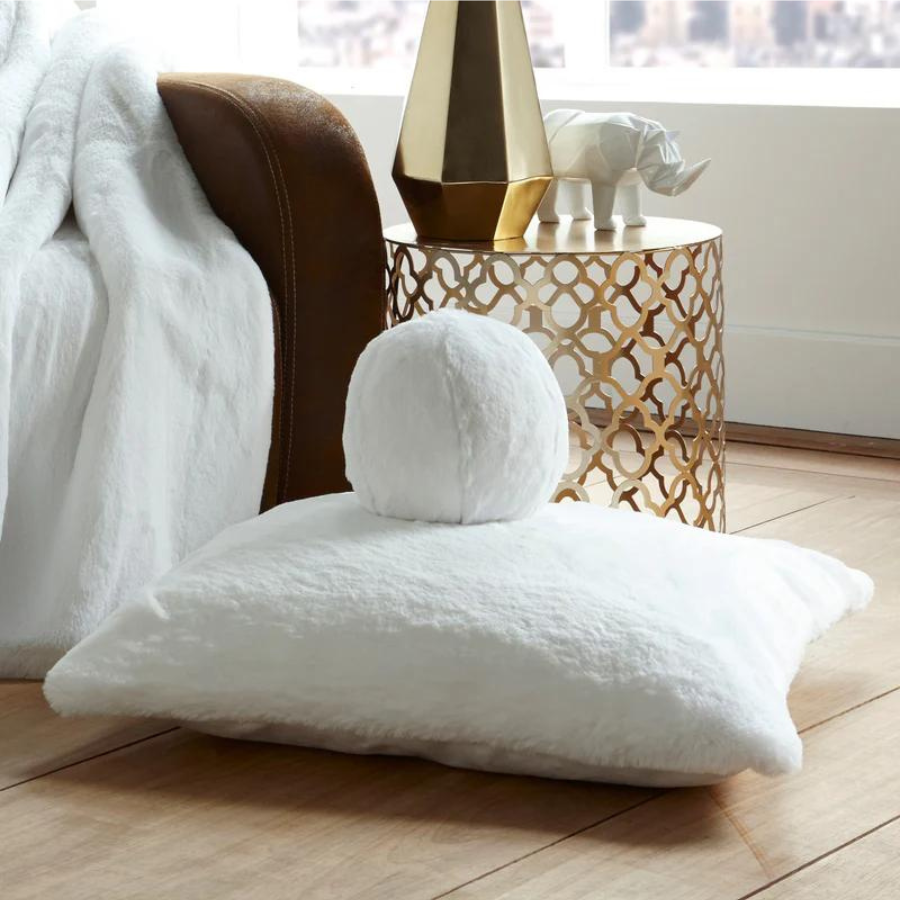 Coussin de sol en fausse fourrure Maison Prélonge 140 x 140 cm - blanc